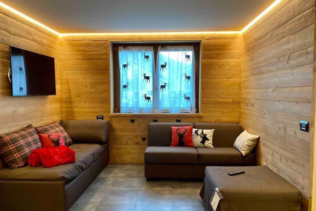 La Petite Maison D'Erika アオスタ エクステリア 写真